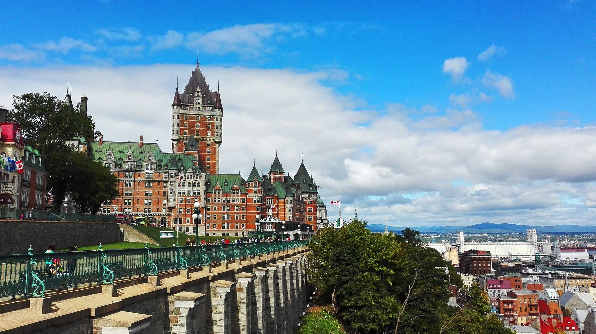 frontenac-2257154_1920 frontenac-2257154_1920